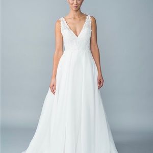 Lis Simon "Heidi" Wedding Gown Ivory size 10